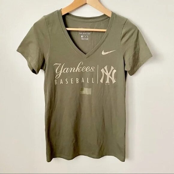 Nike New York Yankees Authentic Collection T-shirt, Xsmall - Picture 1 of 6